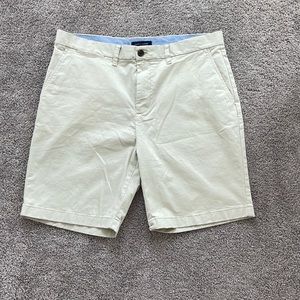 Tommy Hilfiger Men’s Khaki Shorts 36 waist